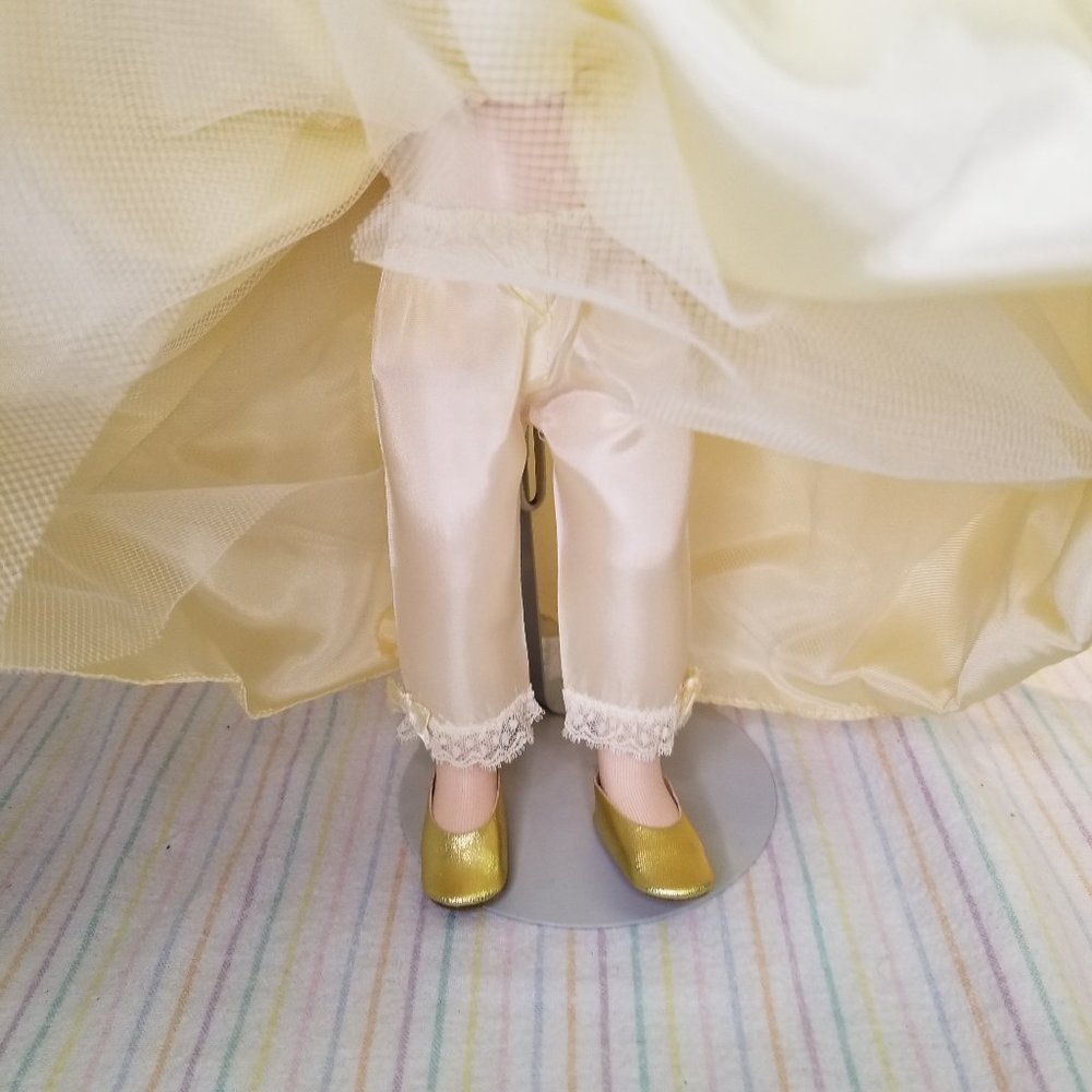 1965 Vintage Madame Alexander Doll Cinderella w/ Stand Gold Dress Shoes Bloomers - Picture 9 of 10